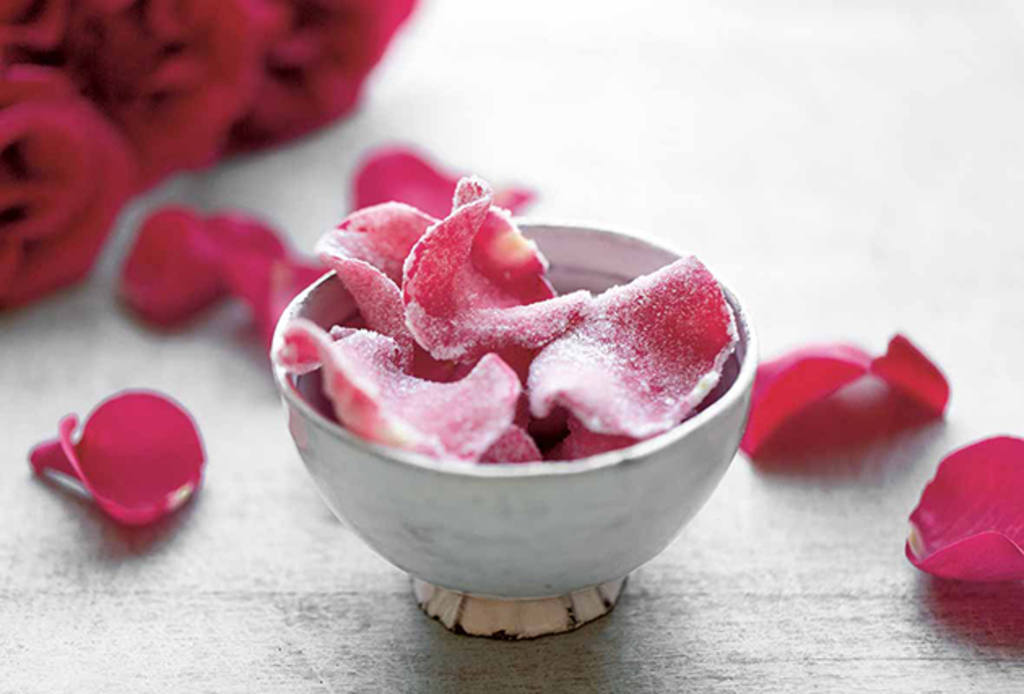 Petalos de rosa confitados