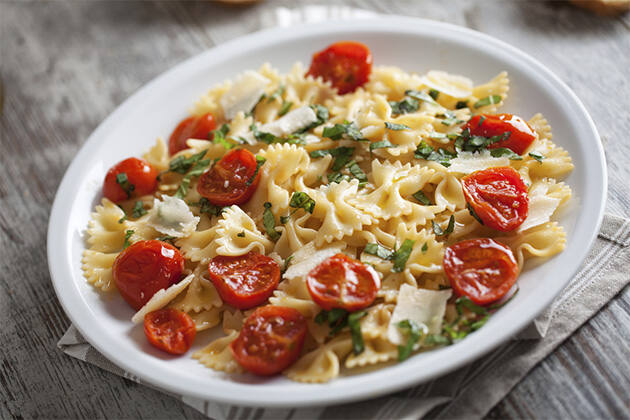 Farfalle caprese