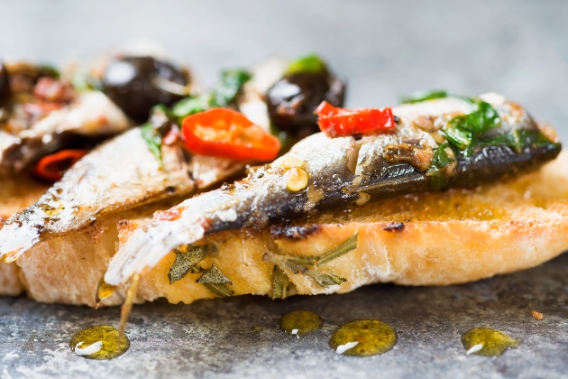 tostadas sardinillas