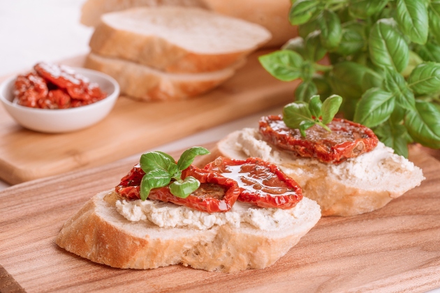tostada de tomate
