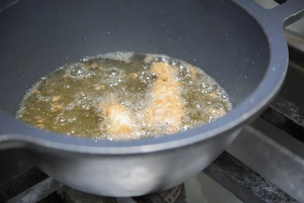 Galera, calçot rebozado con panko y mayonesa de wasabi