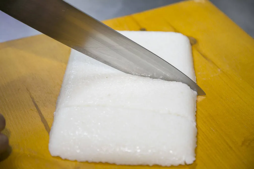 Salmón flameado con sushi rice y reducción de soja