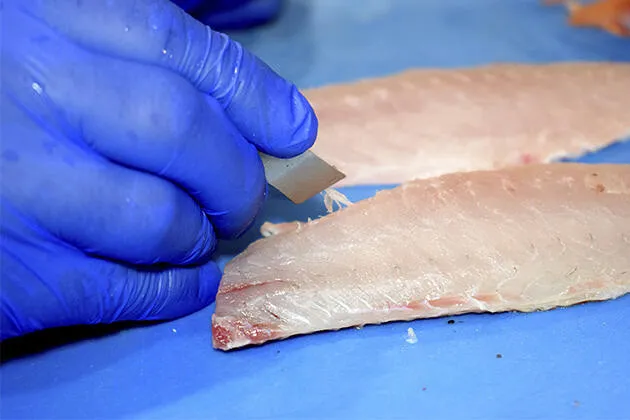 Salmonete confitado en AOVE