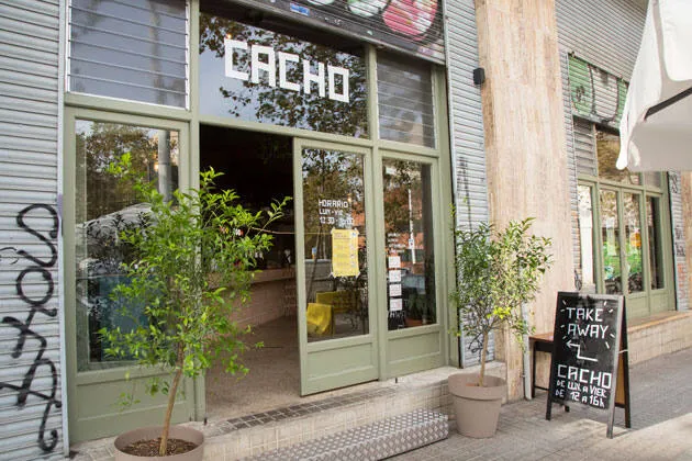 Cacho: raciones generosas de comida casera