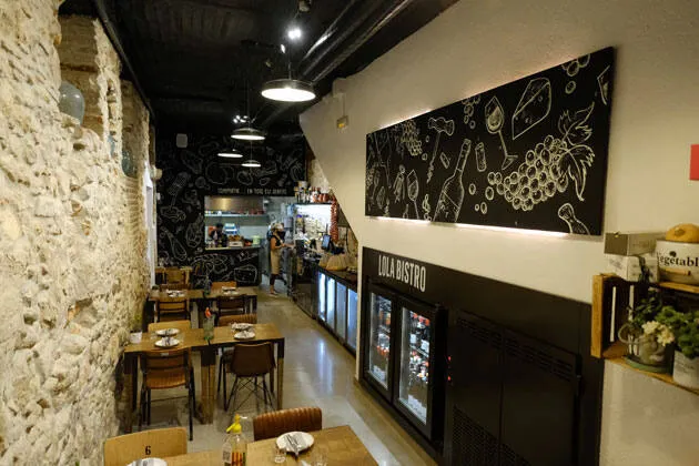 Lola Bistro