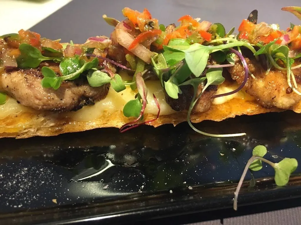 Bruschetta de mollejas