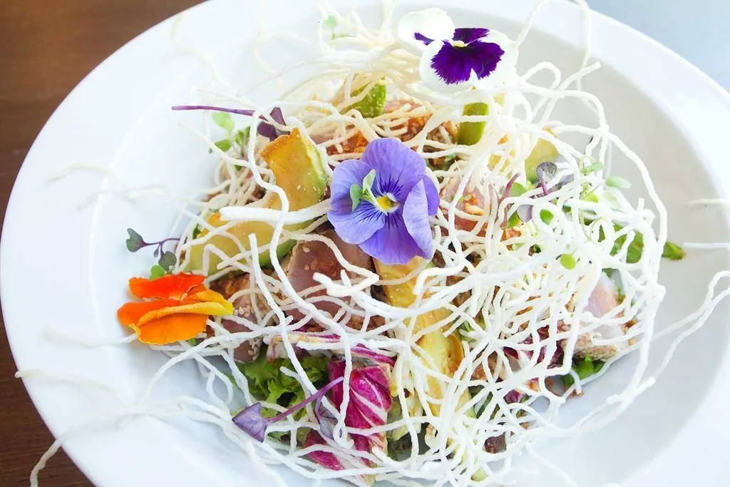 Mika Milan. Ensalada