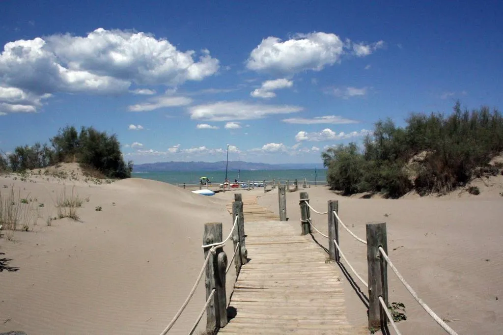 Dunes de sorra blanca i relax, en els millors xiringuitos de Tarragona