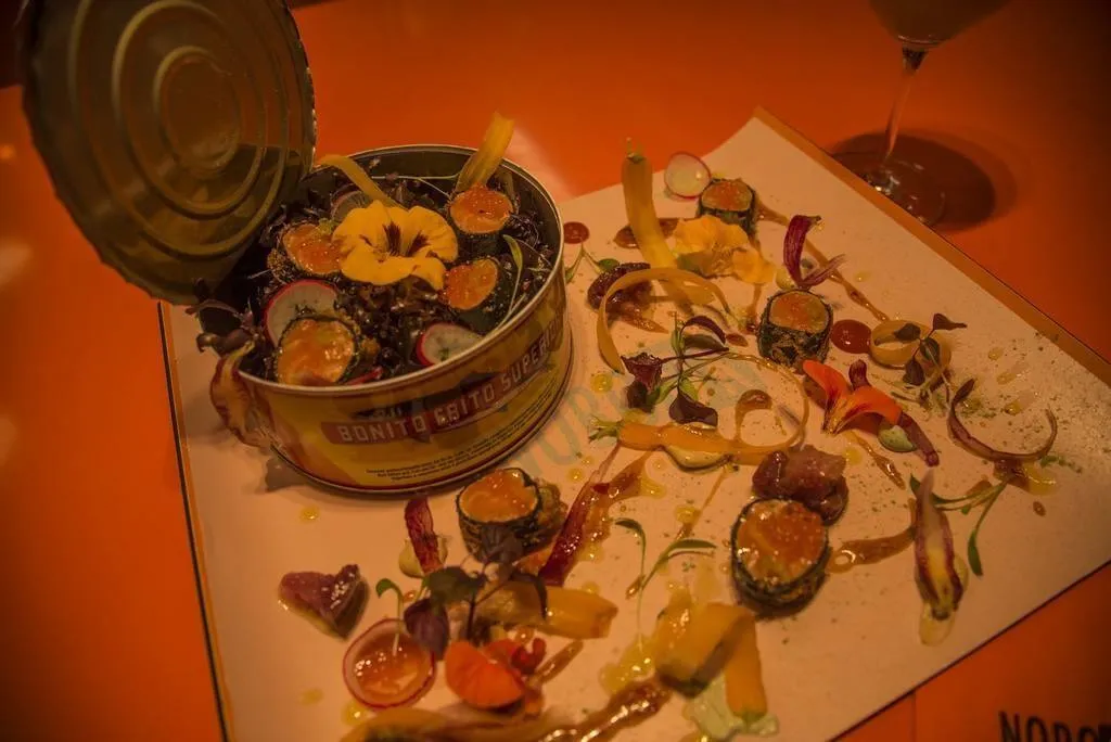 Maridaje Nobook: makis de salmón en tempura con cerveza Inedit