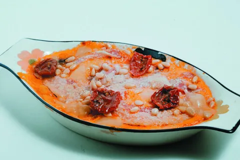 LASAGNA AL PESTO ROJO