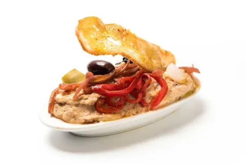 Ensalada rusa con ventresca de atún