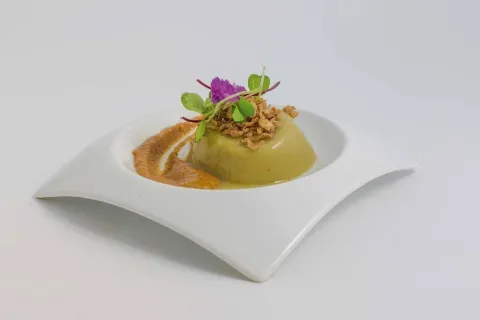 Pannacotta de carxofa amb romesco i ceba 