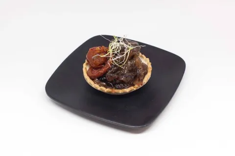  Cazuelita de morcilla con cebolla caramelizada