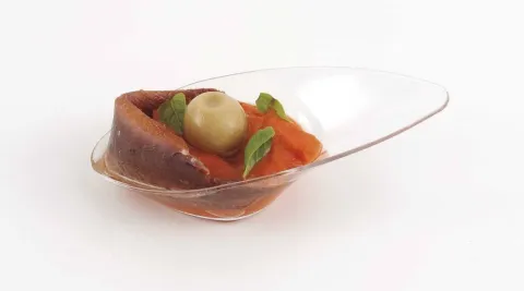 Humus de escalivada con oliva esférica y sardina anchovada
