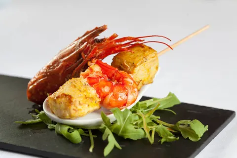Menú de tapas + 2 Estrella Damm de 33 cl