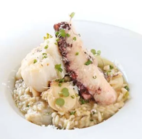 Menú + botella de Inedit