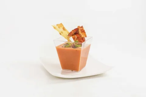 Salmorejo mediterráneo