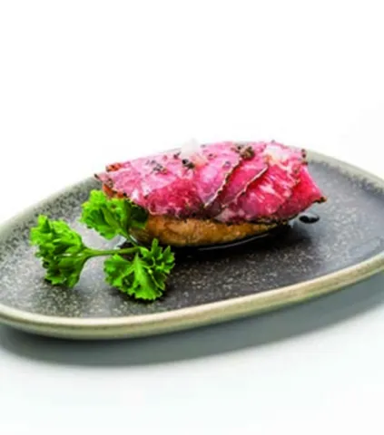 Torrada de carpaccio de vedella i mousse de foie