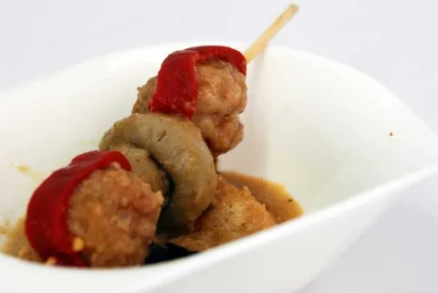 Mandonguilles amb xampinyó i pebrot del piquillo
