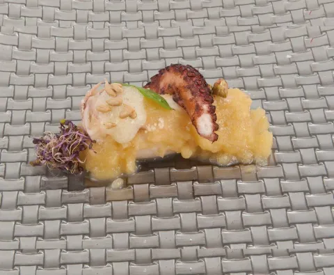 Poma Gala, clamar, ricotta, pop, aire de gingebre, gelatina de cítrics