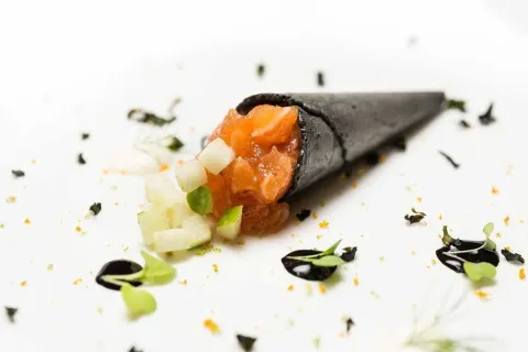 Cucurutxo de tàrtar de salmó i mascarpone