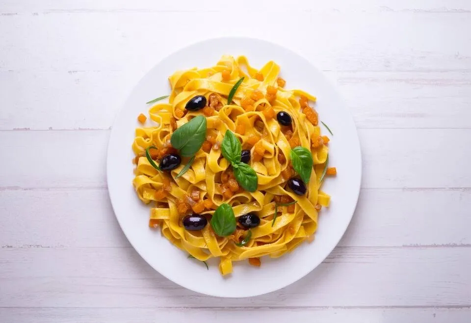 5 receptes per cuinar pasta al microones de forma exprés