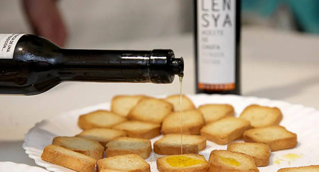 Oli de xufa de València, un saludable producte gourmet