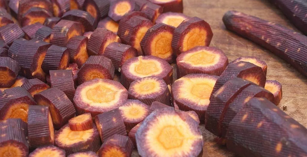 Pastanaga morada, saludable i més autèntica que la de color taronja