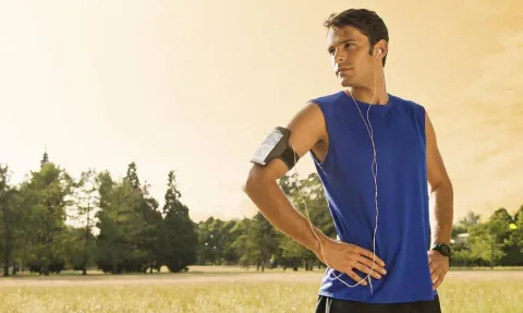 Els 10 aliments essencials per a l'esportista principiant
