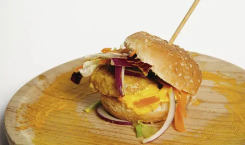 Minihamburguesa de pollo al curry