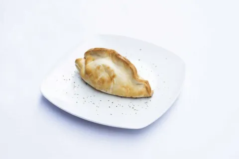 Empanada argentina criolla