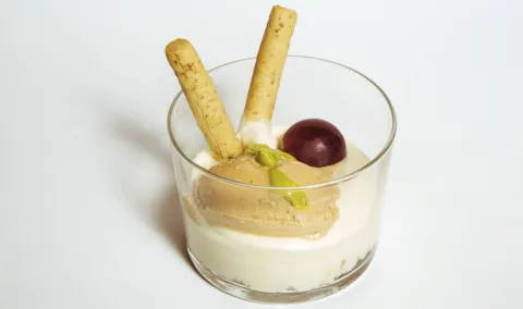 Queso y helado de caramelo salado