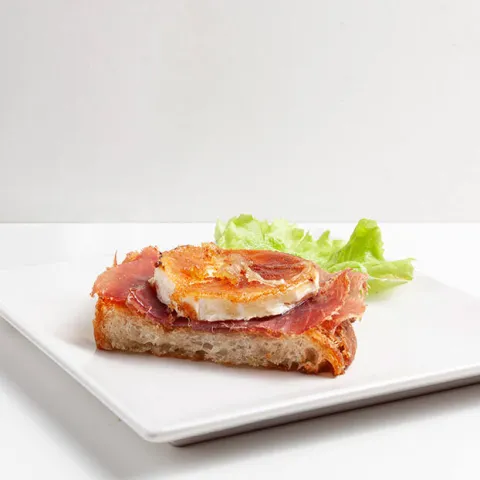 Jamón y queso de cabra