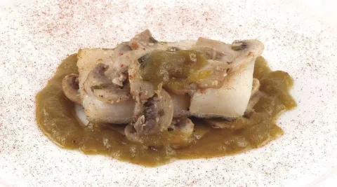 Timbal de bacalao con champiñones