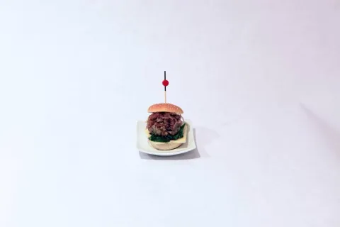 Ku4tr4 Burger