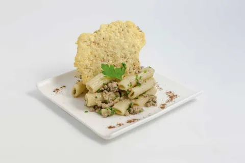 Pasta amb canyella de l’àvia i cruixent de formatge