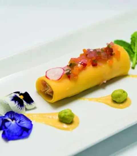 Caneló de tàrtar de salmó a la menta