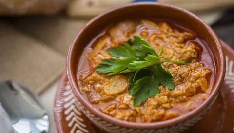 Sopa d'all o sopa castellana: com preparar-la en uns pocs minuts