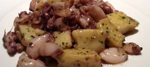 Ñoquis caseros con chipirones