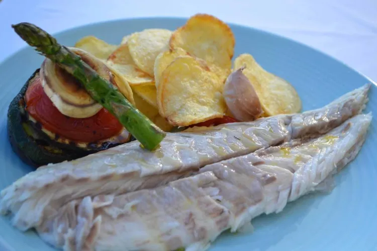 Oro blanco de Ibiza: de la salinera a la mesa
