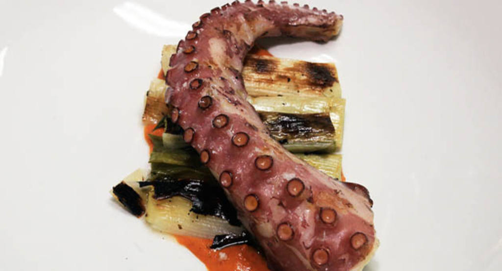 Pulpo con calçots y romesco (Restaurando Quinoa de Falset)